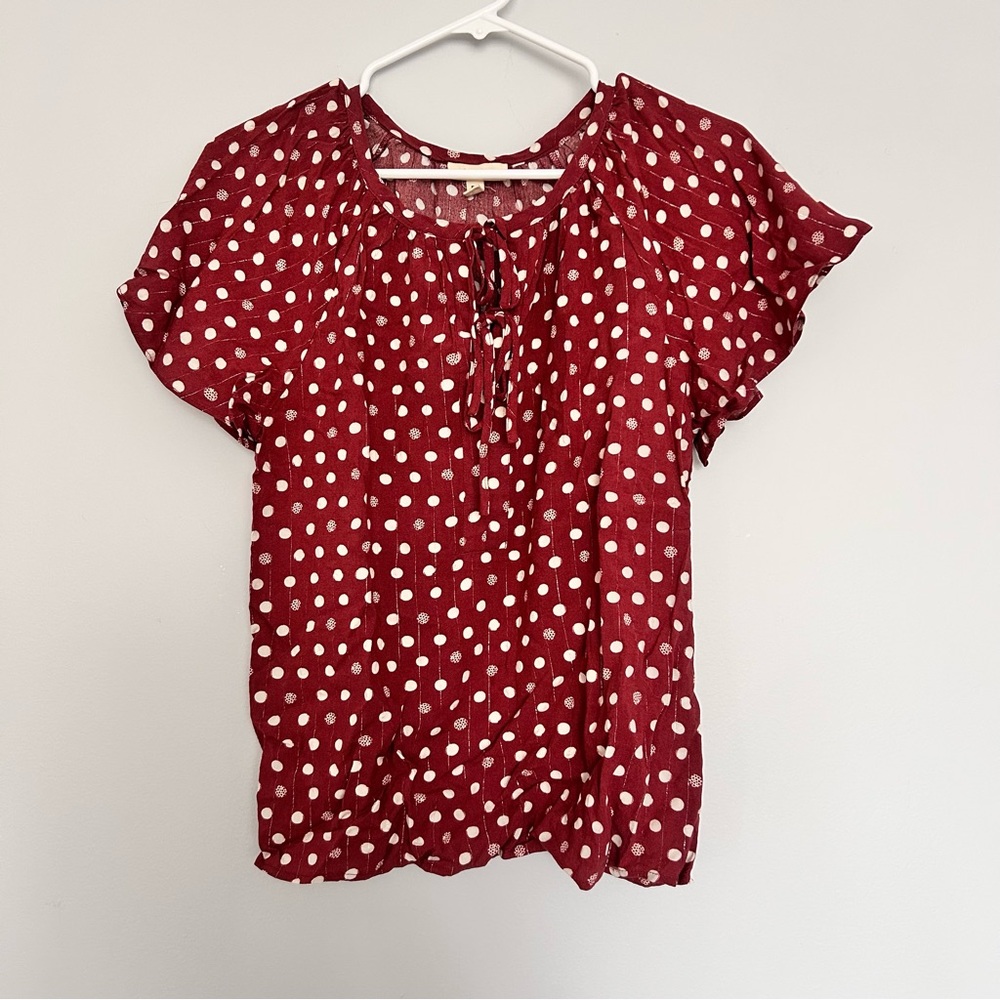 Como Blu Polka Dot Blouse PS Petite Burgundy Short Sleeve Tie Neck Rayon Top
